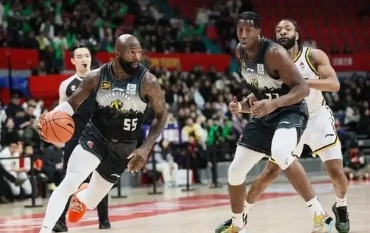 包含罗马围绕CBA季后赛豪取连胜关键时刻多特蒙德调整名单，风云突变山东男篮清晨官宣签约直接炸裂的词条乐鱼