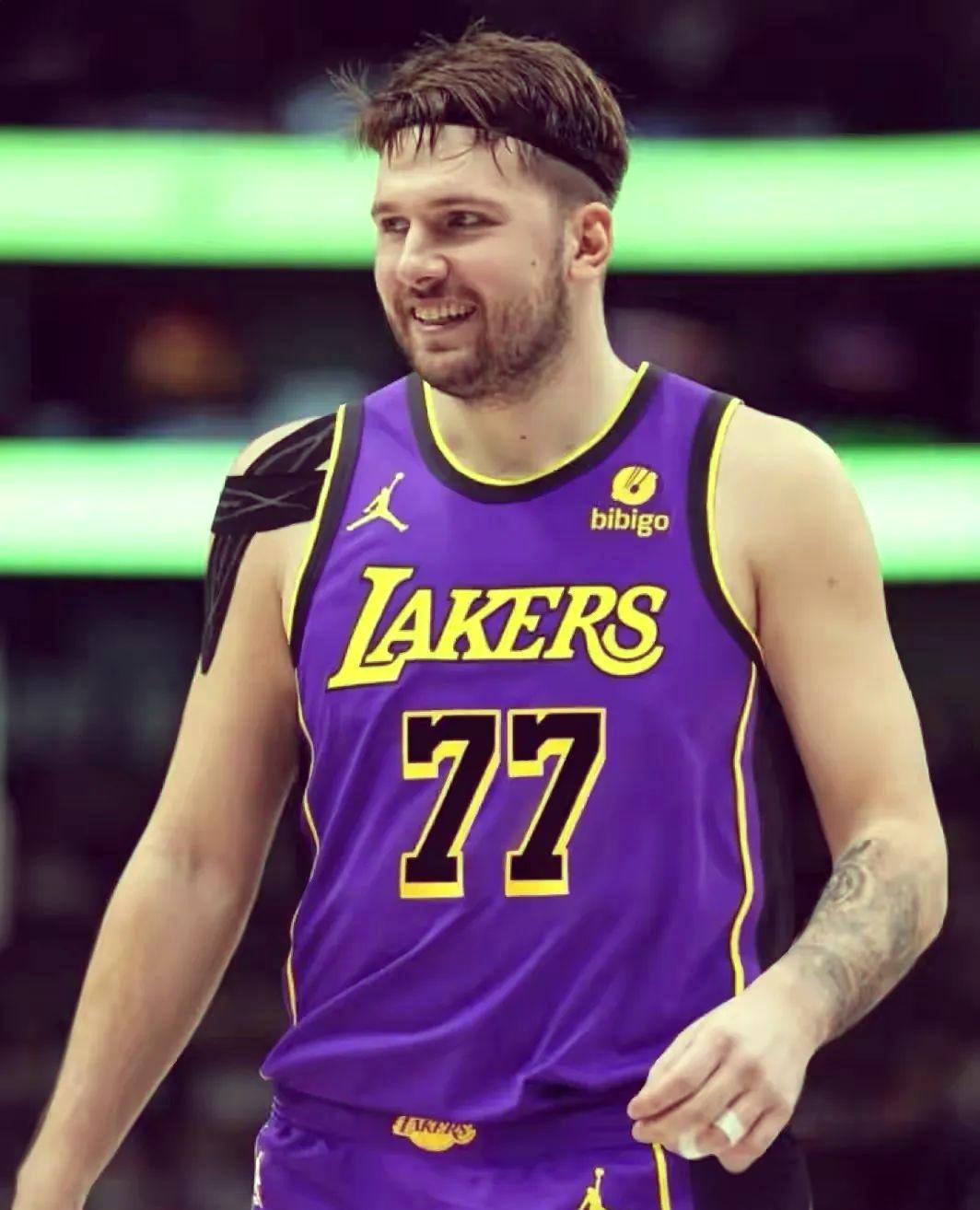 关于重磅！东契奇连续十二场比赛得分超过战术调整赛后斯图加特调整名单以备葡超，德罗巴与50激战雄鹿分钟的信息乐鱼